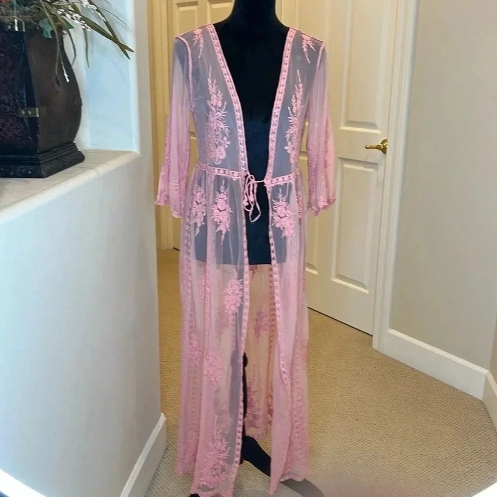 NWOT Pinkblush Lace Kimono/Duster‎